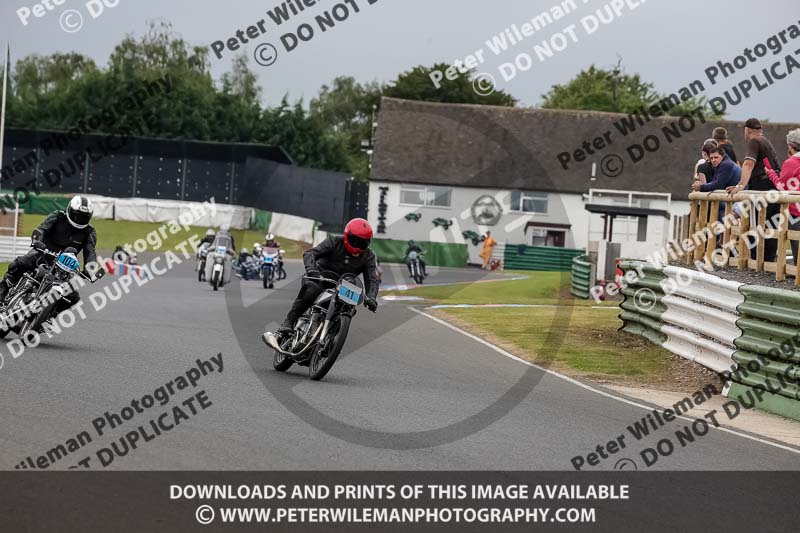 Vintage motorcycle club;eventdigitalimages;mallory park;mallory park trackday photographs;no limits trackdays;peter wileman photography;trackday digital images;trackday photos;vmcc festival 1000 bikes photographs